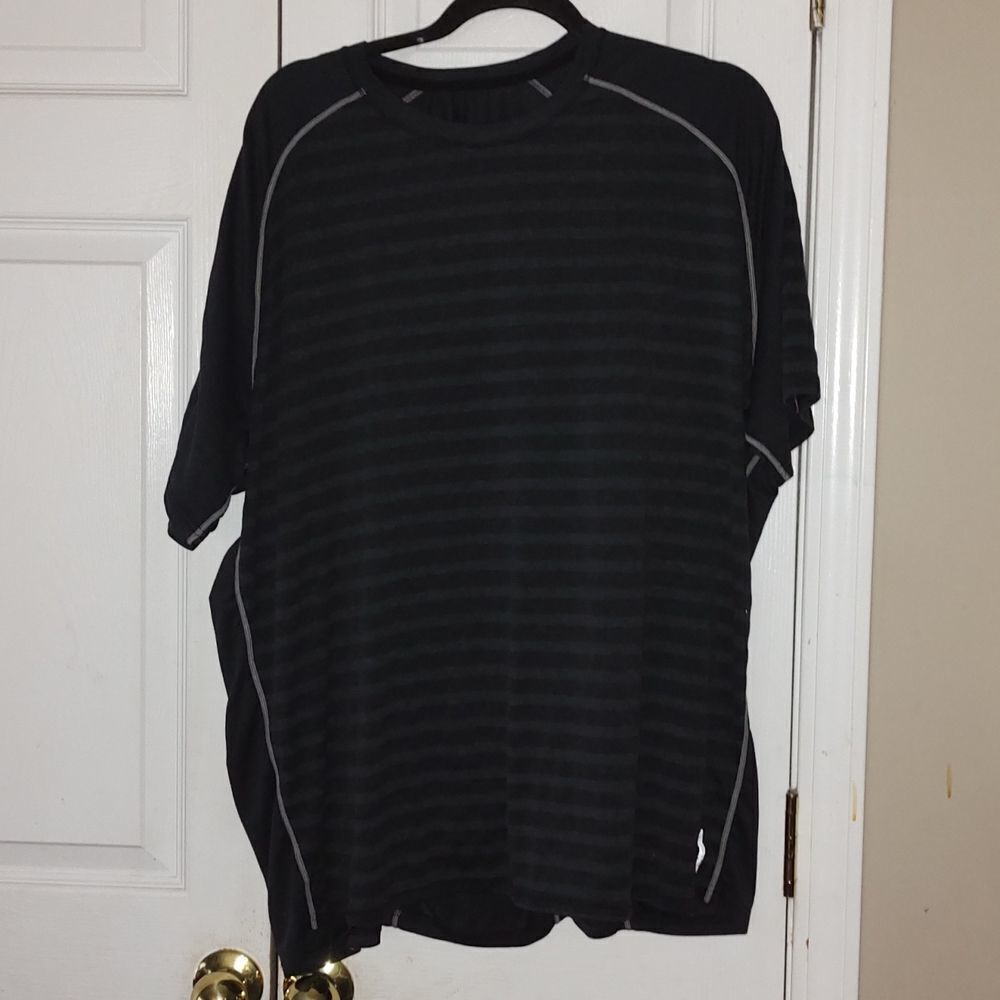 Avalanche outdoor   black shirt Sz L EUC